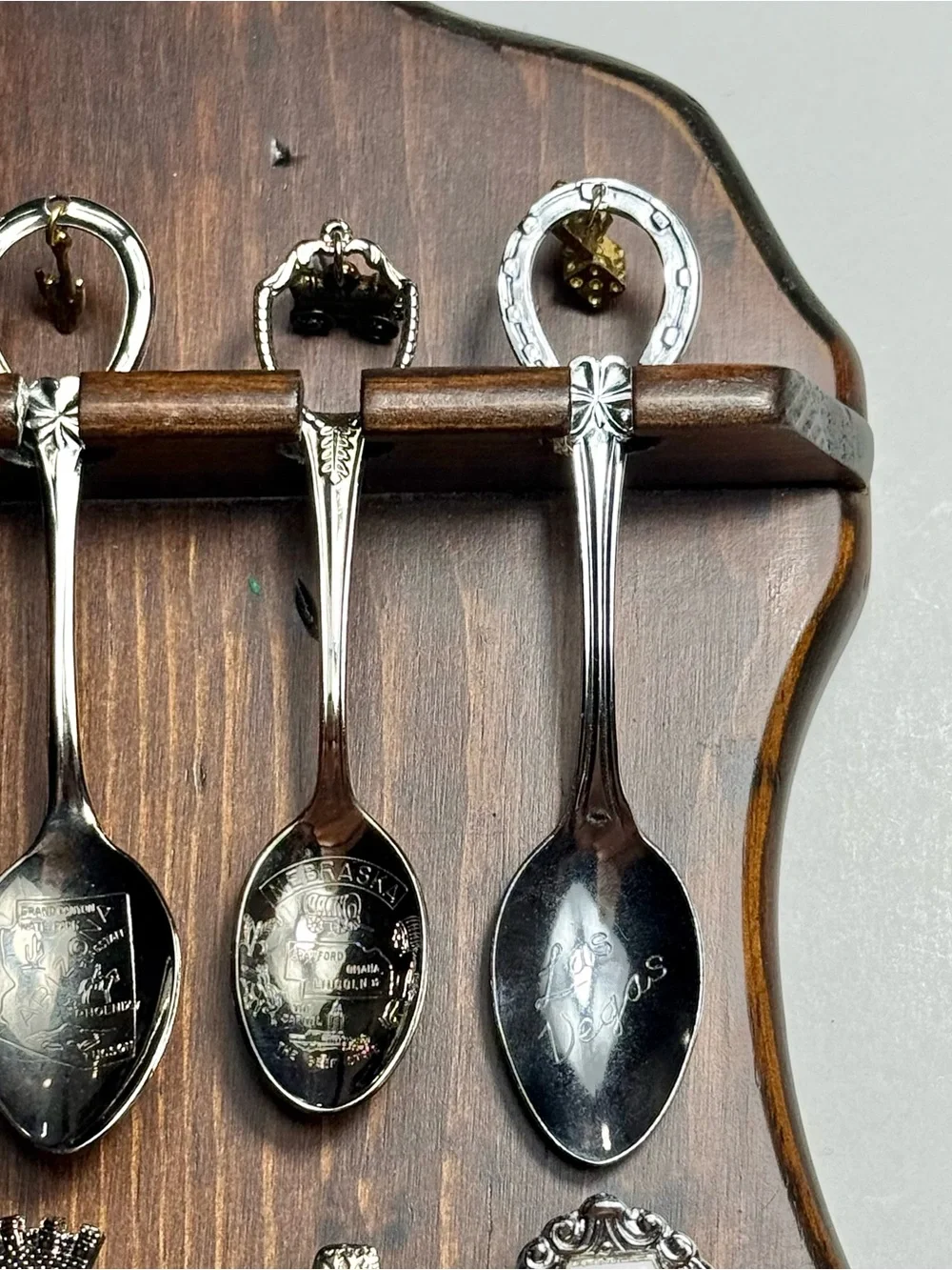 Lot of 12 Souvenir Vintage Collector Spoons With Wooden Rack Paris Italy Mexico